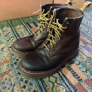 Dr Martens Brown lace up boot, W7